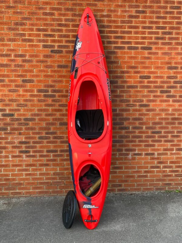 Pyranha Fusion II Kayak Medium Rosella Red | Factory Blemish