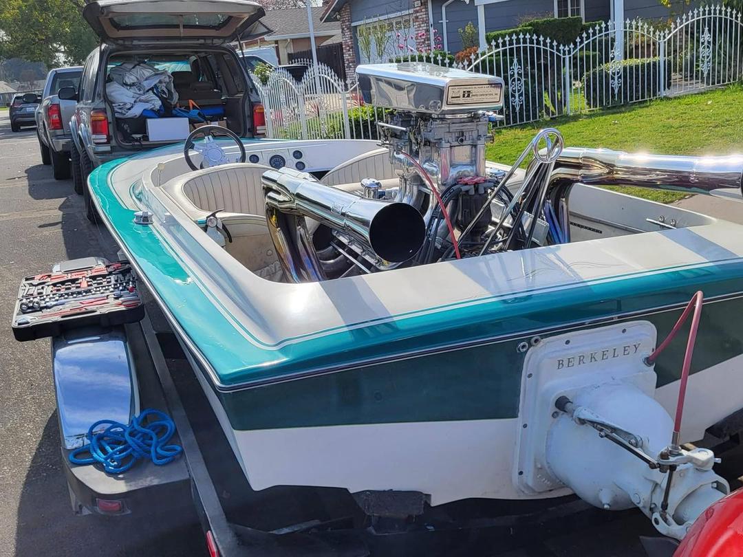 1975 GlasProd jet boat - Image 5