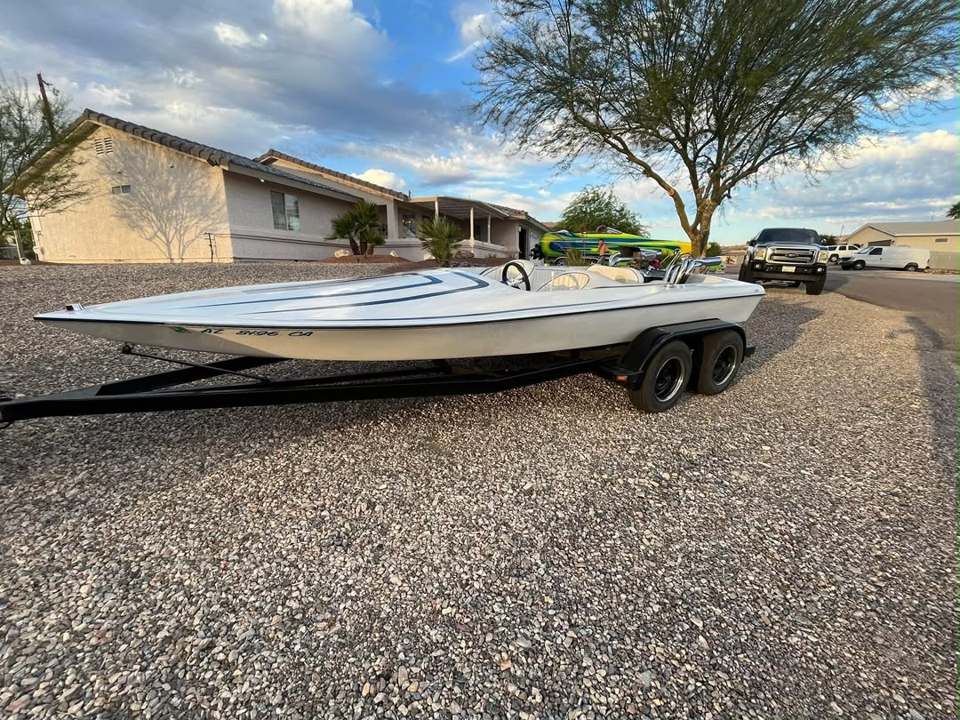 87’ 19ft Dana jet boat - Image 13